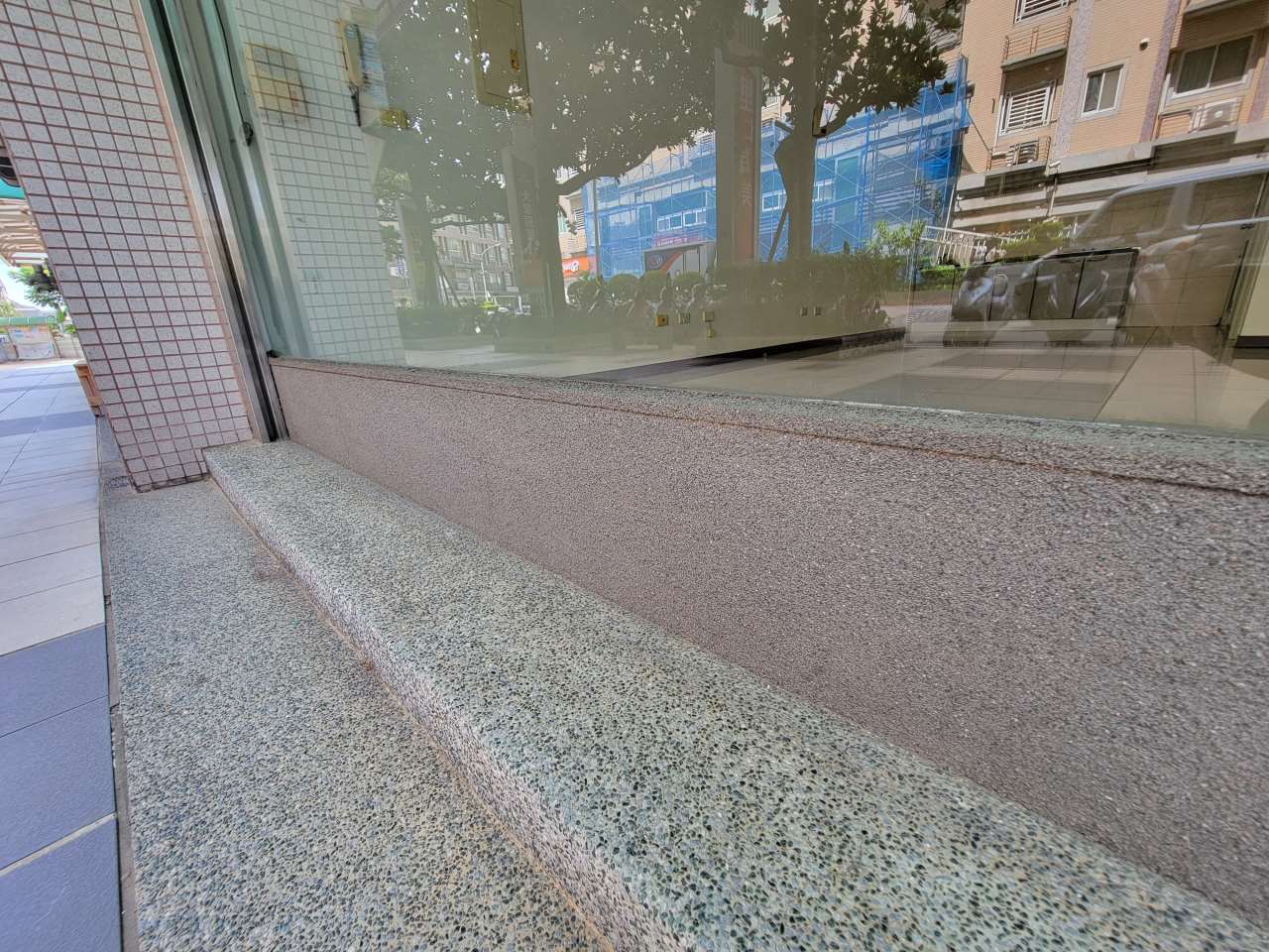 許多人對於液態磨石與傳統磨石的差異感到好奇。